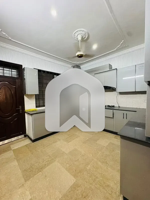 14 Marla Double Storey Double Prime Location House for Rent in Multi Gardens B-17 Islamabad Block B, photo 16