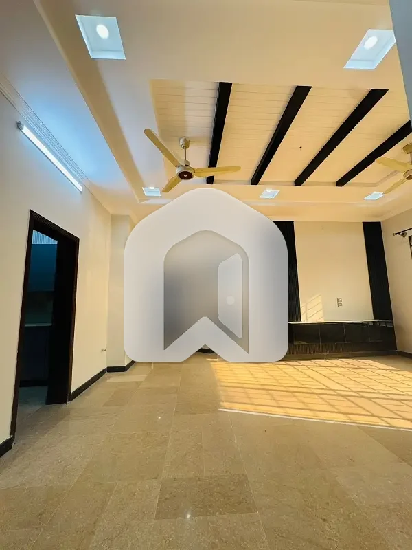 14 Marla Double Storey Double Prime Location House for Rent in Multi Gardens B-17 Islamabad Block B, photo 7