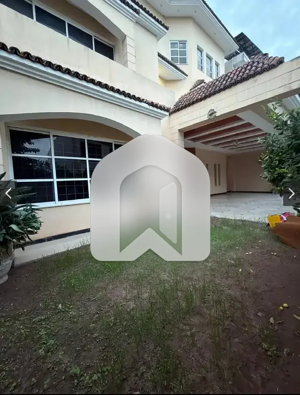 1 Kanal Double Storey House Available For Rent