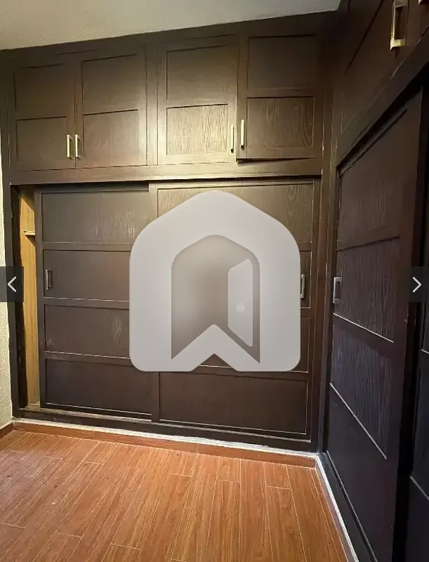 1 Kanal Upper Portion Available For Rent, photo 6