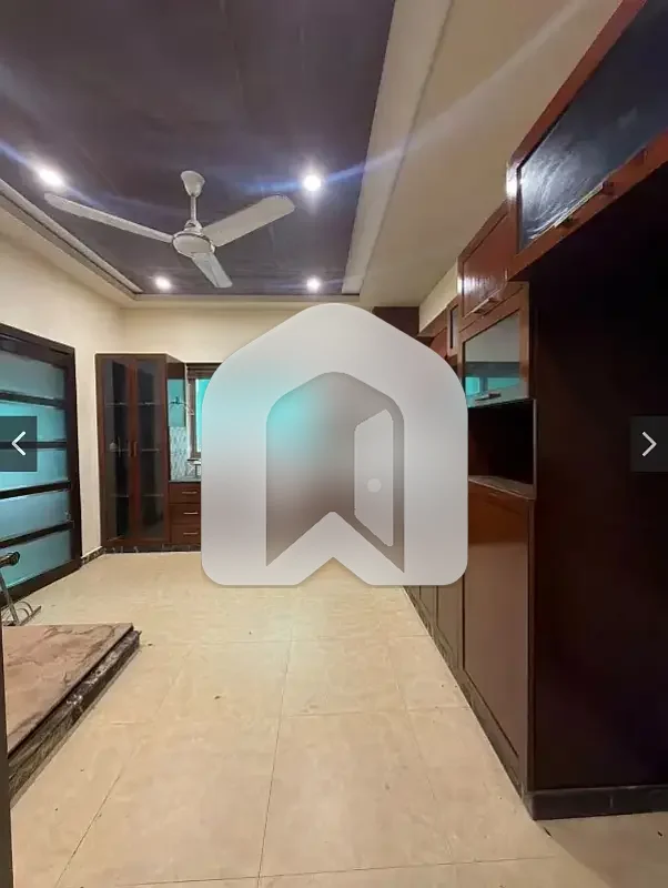 1 Kanal Upper Portion Available For Rent, photo 12