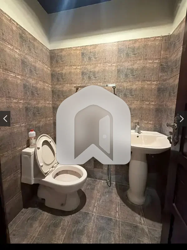 1 Kanal Upper Portion Available For Rent, photo 9