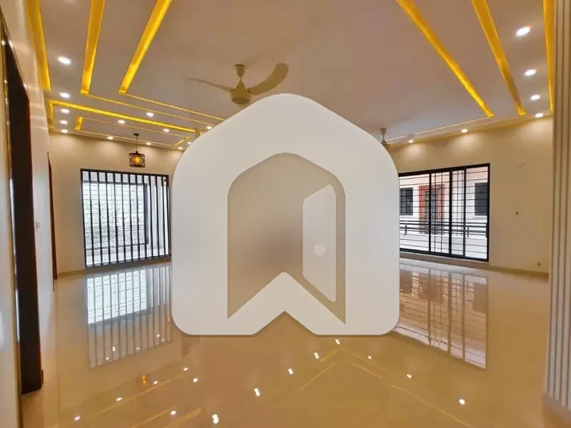 Upper Portion Spread Over 20 Marla In DHA Defence Phase 2 Available, photo 4