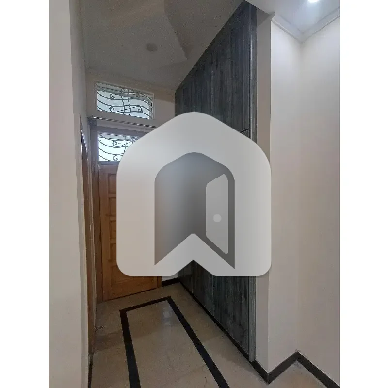 A Beautifull Ground Portion With Car Parking Available For Rent, photo 8