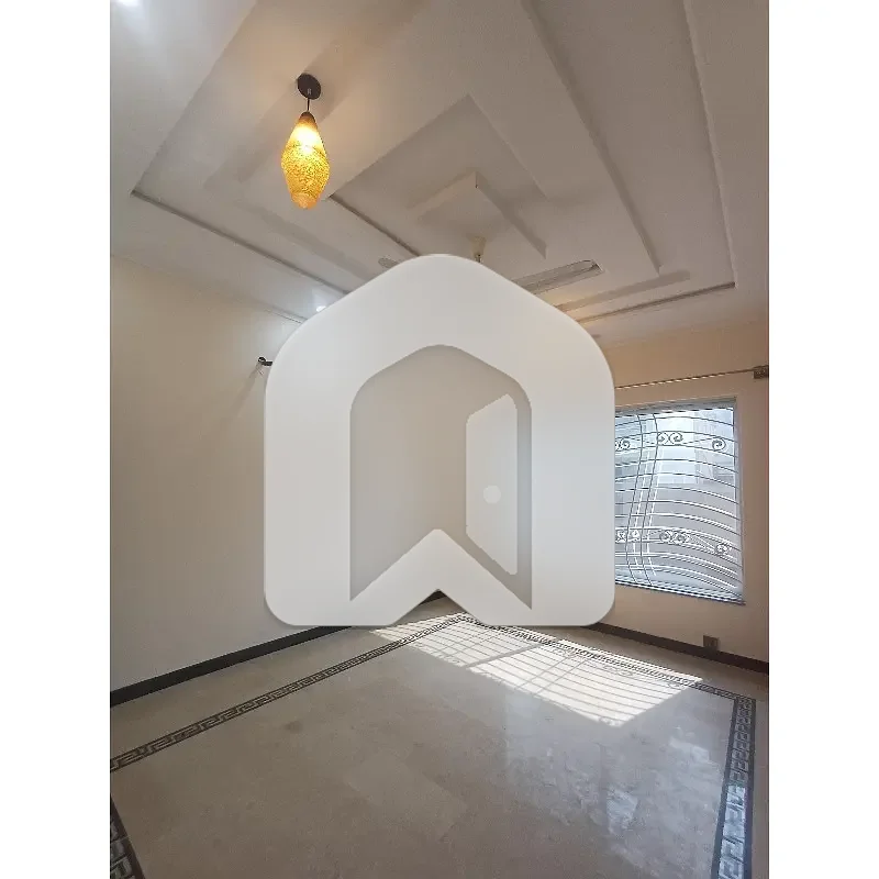 A Beautifull Ground Portion With Car Parking Available For Rent, photo 6