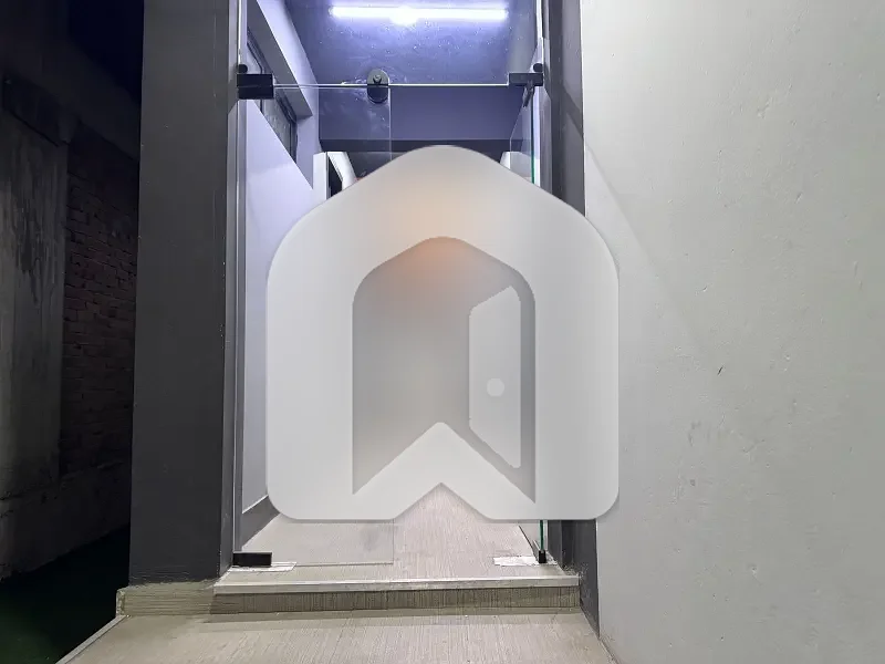 Unfurnished Office For Rent Business Hub, Blue Area, photo 8
