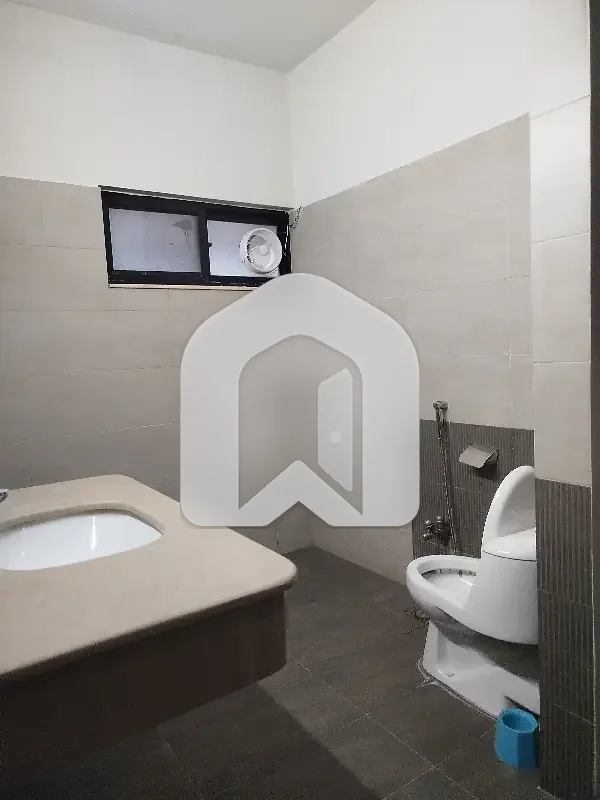 E-11/3 Kanal Luxurious house having 4 bedrooms attached Washrooms 2DD 2TvL kitchen SQ Rent Demand 3.30Lac, photo 15