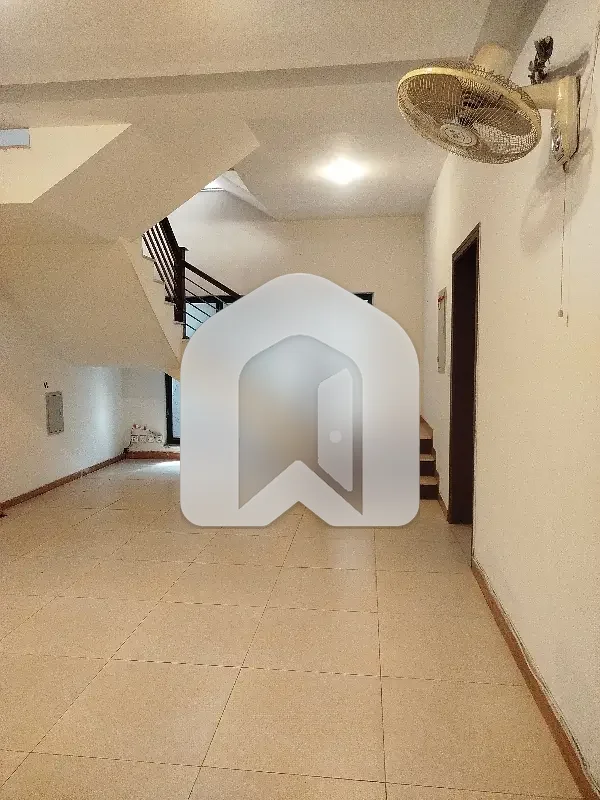 E-11/3 Kanal Luxurious house having 4 bedrooms attached Washrooms 2DD 2TvL kitchen SQ Rent Demand 3.30Lac, photo 16