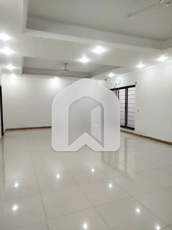 E-11/3 Kanal Luxurious house having 4 bedrooms attached Washrooms 2DD 2TvL kitchen SQ Rent Demand 3.30Lac, photo 18