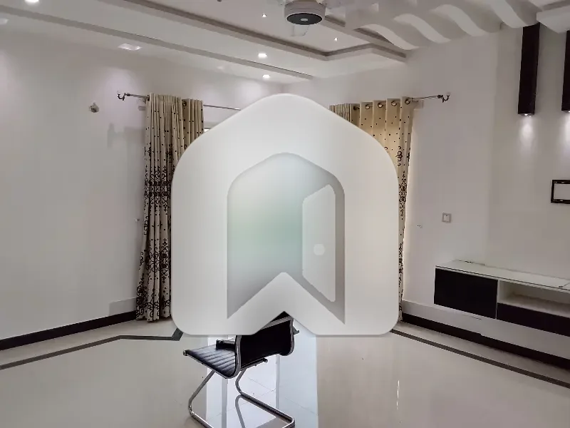 500 Sq Yds Luxury Upper Portion For Rent, photo 12