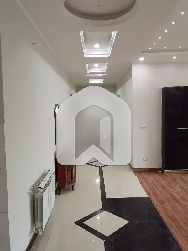 500 Sq Yds Luxury Upper Portion For Rent, photo 9