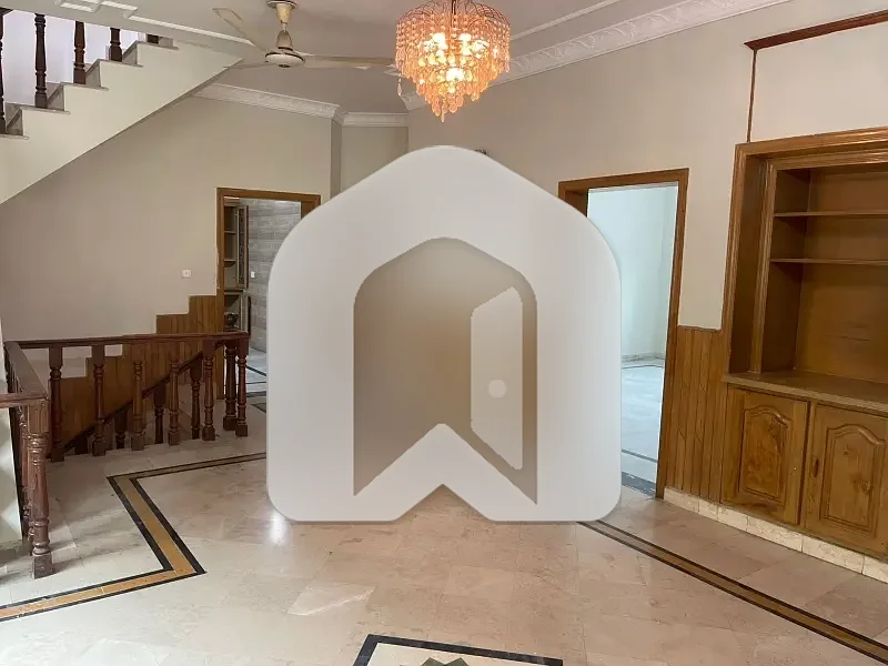 14 Marla Upper Portion For Rent | 3 Bedrooms | Neat & Well-Maintained