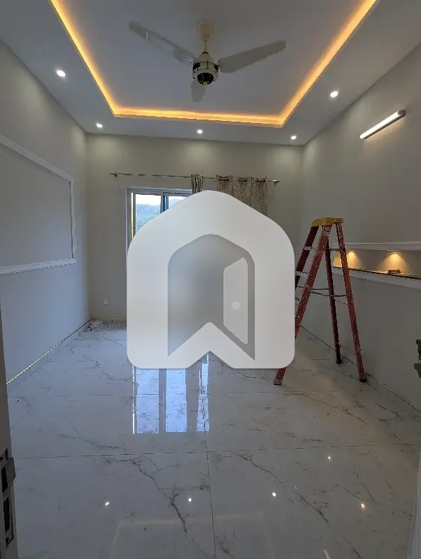 Beautiful Designer Brand New Upper Portion Available For Rent, photo 5