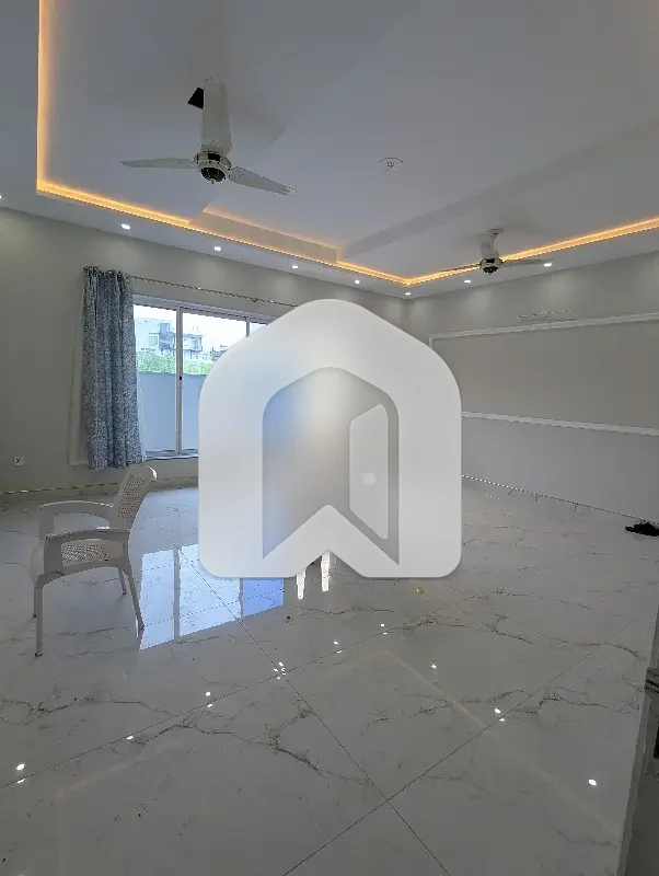 Beautiful Designer Brand New Upper Portion Available For Rent, photo 2
