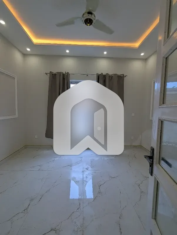 Beautiful Designer Brand New Upper Portion Available For Rent, photo 8