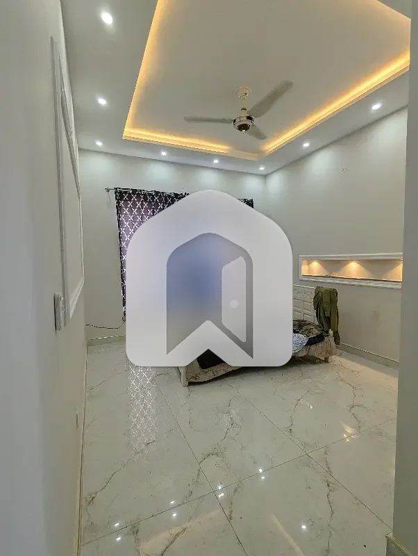 Beautiful Designer Brand New Upper Portion Available For Rent, photo 7