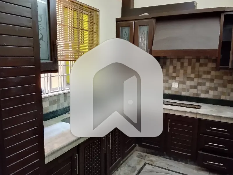 16 Marla Open Basement For Rent, photo 7