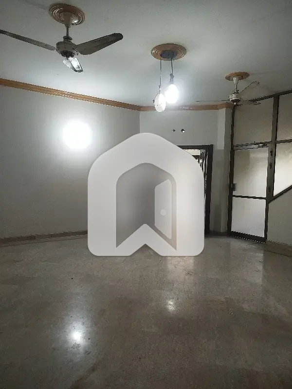 E-11 Kanal Ground Portion Having 3 Bedrooms Attached Washrooms DD TvL Kitchen Separate Meters Rent Demand 1.50 Lac, photo 8