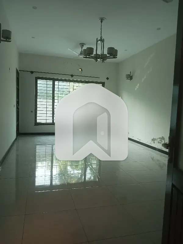 G-10/4 Full House 6 Bed 2 Kitchen