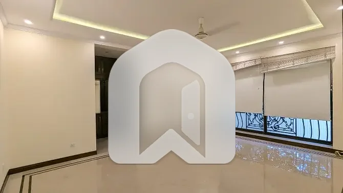 HOUSE FOR RENT 1388 Sqyrd Renovated Triple Storey 8-Bedrooms F_6/2, photo 6