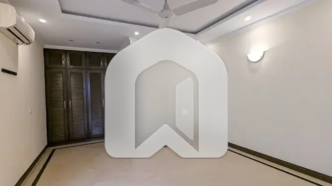 HOUSE FOR RENT 1388 Sqyrd Renovated Triple Storey 8-Bedrooms F_6/2, photo 8