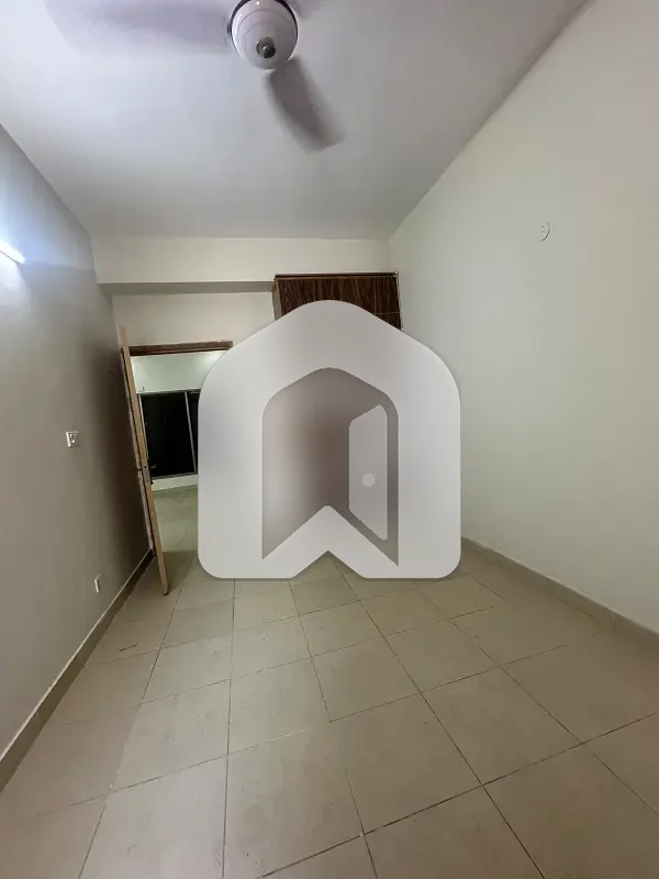 2 BED UNFURNISHED AVAILABLE FOR RENT IN B 17 (B MARKAZ), photo 6