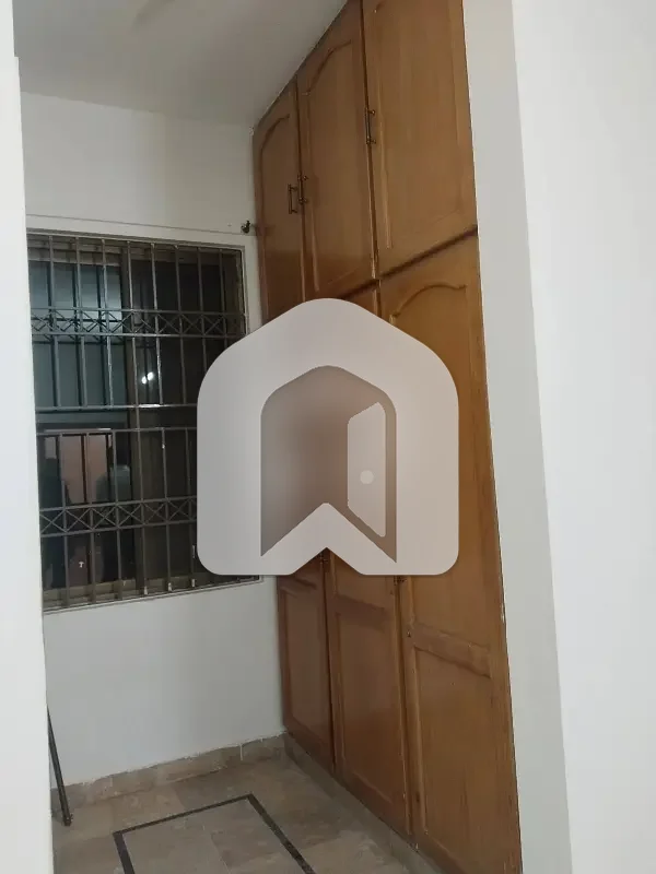 G-11/3 One Kanal Upper Floor Portion For Rent, photo 15
