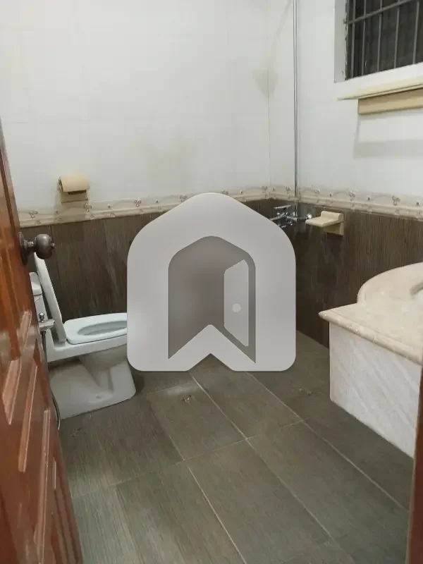 G-11/3 One Kanal Upper Floor Portion For Rent, photo 14