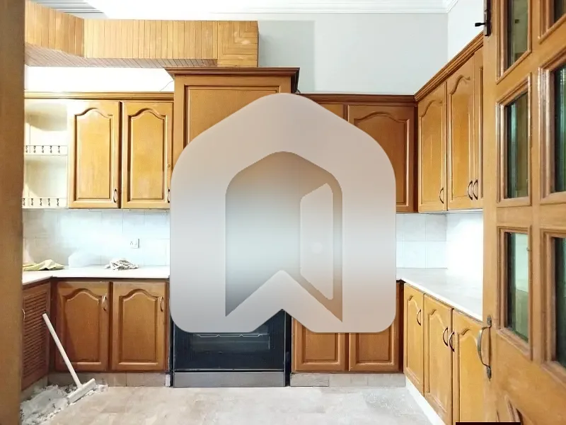 G-11/3 One Kanal Upper Floor Portion For Rent, photo 12