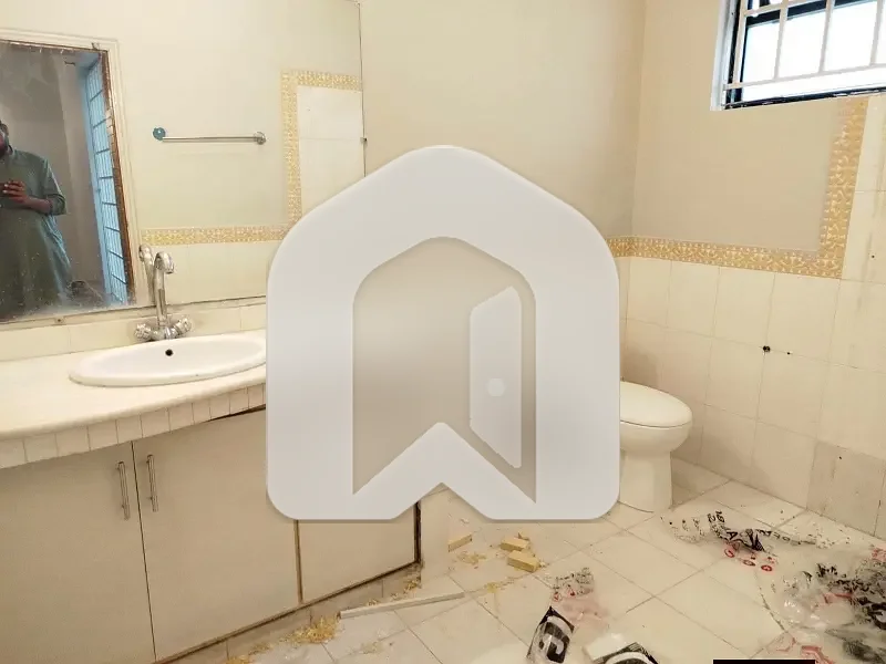 G-11/3 One Kanal Upper Floor Portion For Rent, photo 10