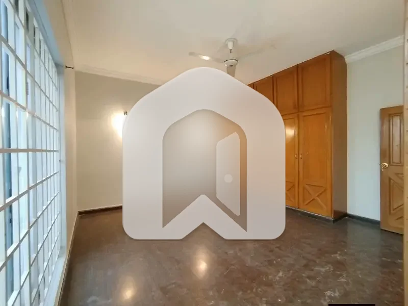 G-11/3 One Kanal Upper Floor Portion For Rent, photo 9