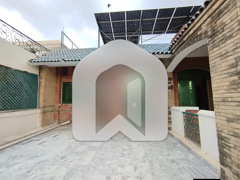 G-11/3 One Kanal Upper Floor Portion For Rent