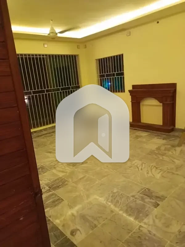 F-11 600'Gaz Beautiful Upper Portion Separate Gate for Rent, photo 7