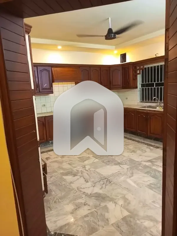 F-11 600'Gaz Beautiful Upper Portion Separate Gate for Rent, photo 6