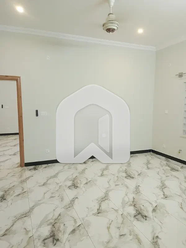 1 Kanal Size Brand New Luxury And Elegant Designer Basement Available For Rent In G-13 Sector Islamabad, photo 6