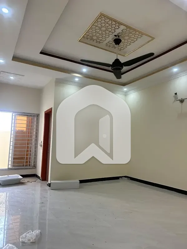 16 Marla House Brand New Beautiful Luxury Modern Designer Stylish House Upper Portion Available, photo 16