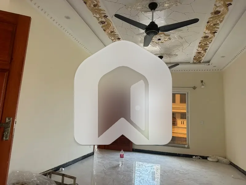 16 Marla House Brand New Beautiful Luxury Modern Designer Stylish House Upper Portion Available, photo 10