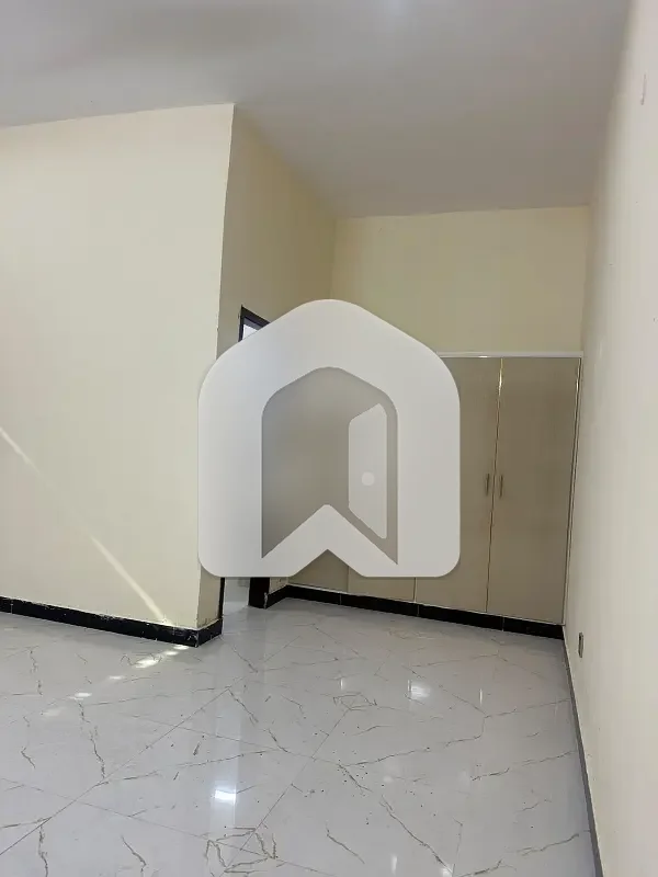 14 Marla House Brand New Beautiful Luxury Modern Designer Stylish House Very Prime Location Meezan Bank Ground Portion Available, photo 7