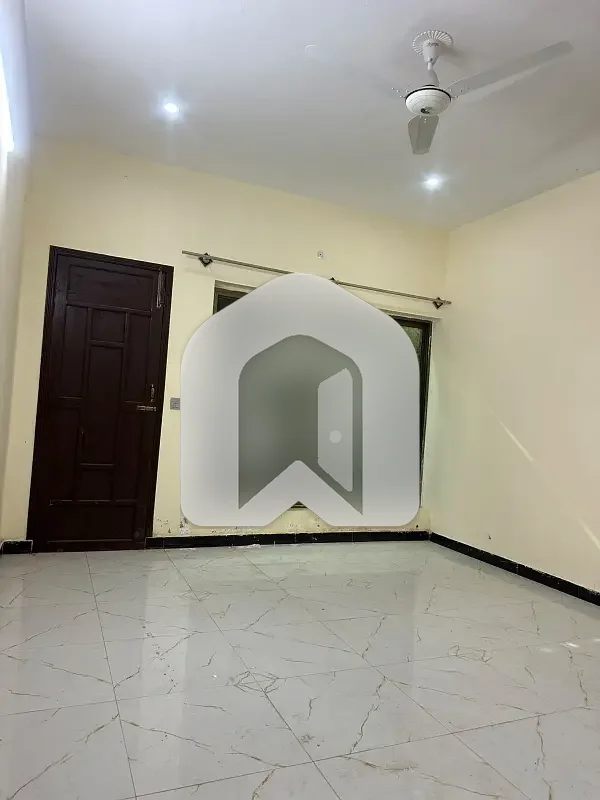 14 Marla House Brand New Beautiful Luxury Modern Designer Stylish House Very Prime Location Meezan Bank Ground Portion Available, photo 11