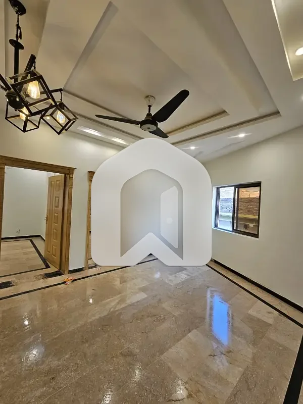 F-11, Neat And Clean First Floor Plus Second Floor Portion With Separate Gate, Meters, photo 8