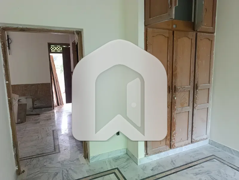 F-11, Neat And Clean First Floor Plus Second Floor Portion With Separate Gate, Meters, photo 11