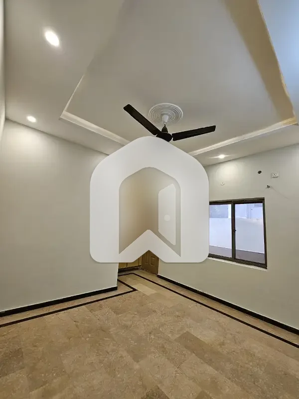 F-11, Neat And Clean First Floor Plus Second Floor Portion With Separate Gate, Meters, photo 6
