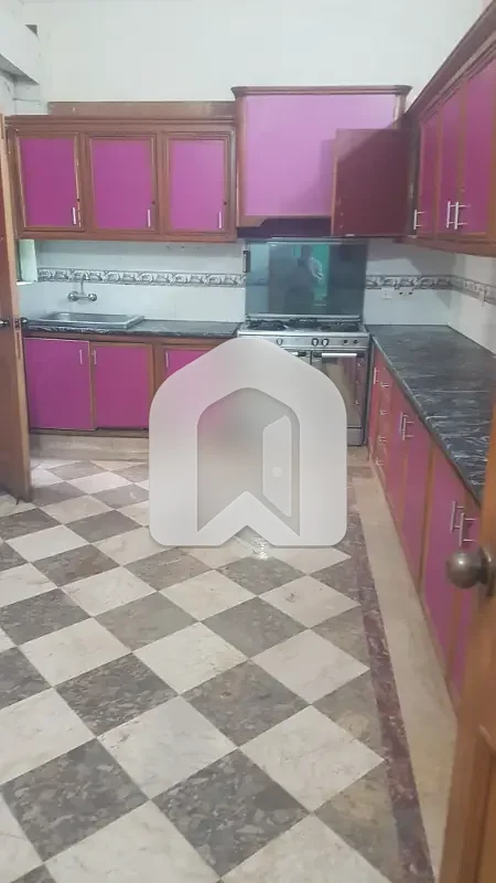 Neat And Clean Ground Portion With Separate Gate And Meters On Reasonable Rent, photo 6