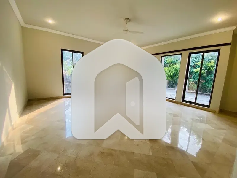 G-6/3 Prime Location Biggest Hall Biggest Room Size 6 Bedrooms 8 Washroom, photo 11