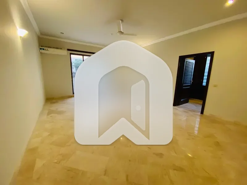 G-6/3 Prime Location Biggest Hall Biggest Room Size 6 Bedrooms 8 Washroom, photo 9