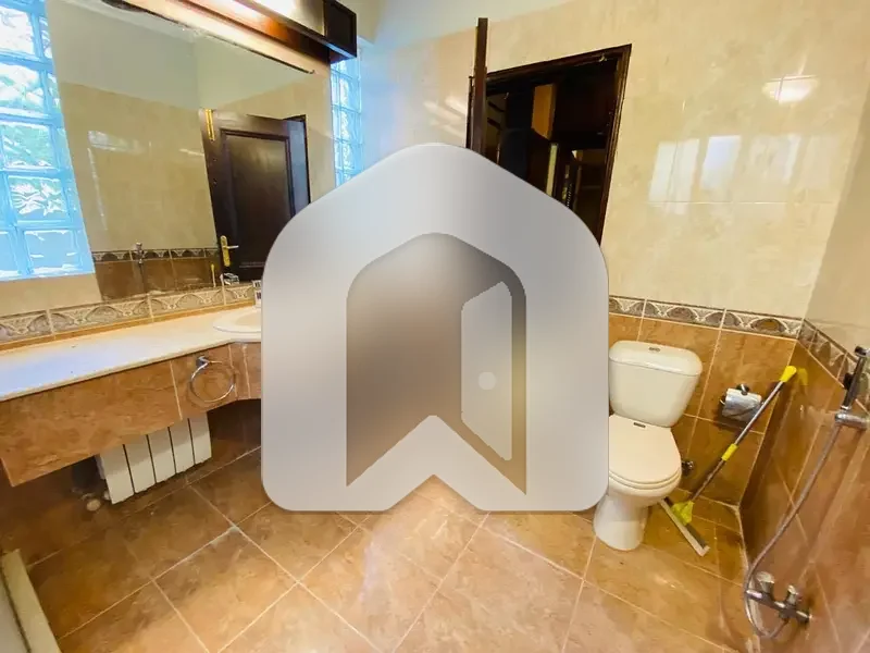 G-6/3 Prime Location Biggest Hall Biggest Room Size 6 Bedrooms 8 Washroom, photo 5