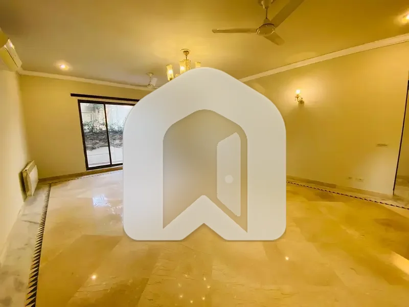 G-6/3 Prime Location Biggest Hall Biggest Room Size 6 Bedrooms 8 Washroom, photo 8