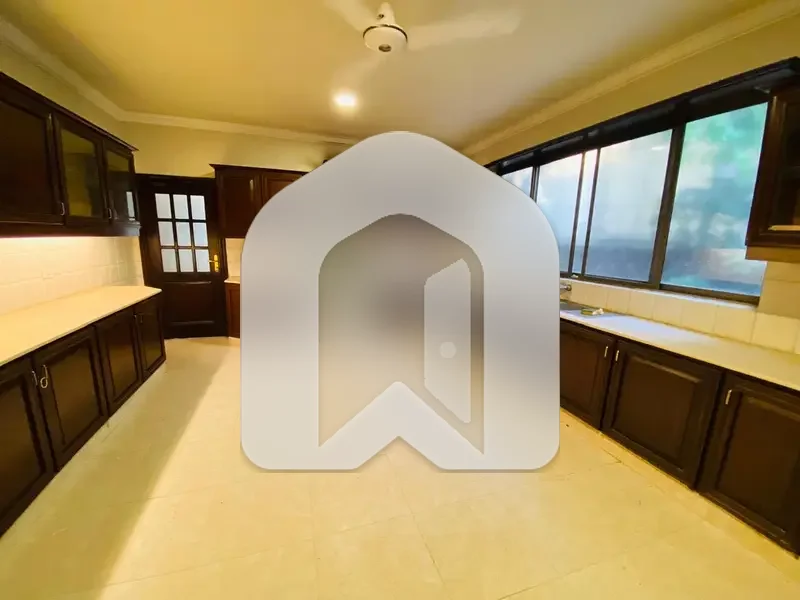 G-6/3 Prime Location Biggest Hall Biggest Room Size 6 Bedrooms 8 Washroom, photo 4