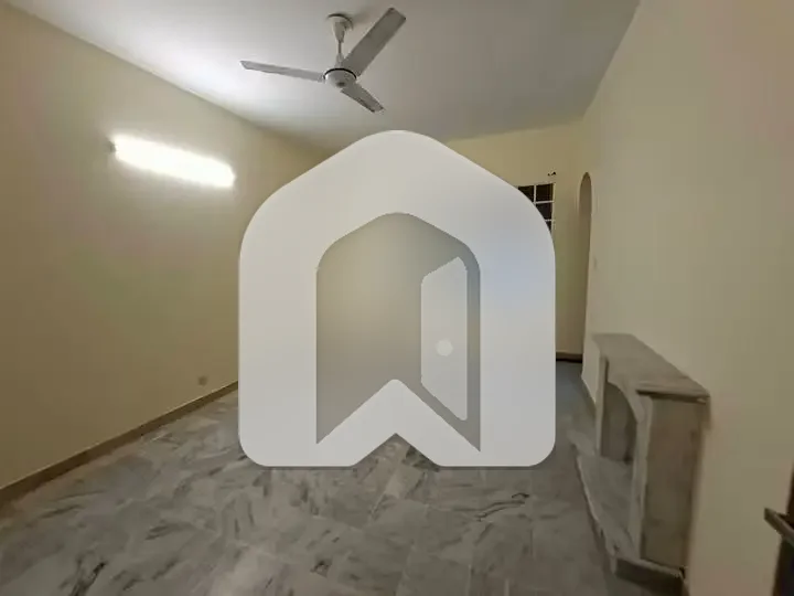 Luxury 4 Spacious Bedrooms Upper Portion for Rent I-8 Islamabad Prime Location | VIP Living | Ideal for Families, photo 4