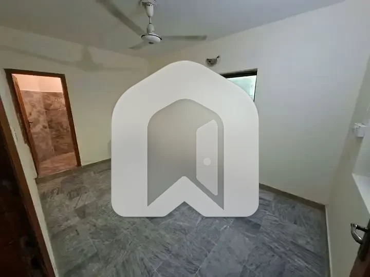 Luxury 4 Spacious Bedrooms Upper Portion for Rent I-8 Islamabad Prime Location | VIP Living | Ideal for Families, photo 5